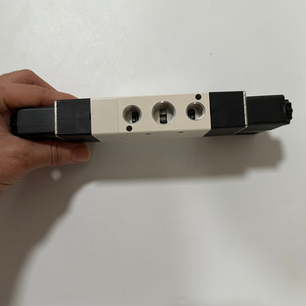 Airtac 4V330C-10: Solenoid Air Valve - 4V330C10AG