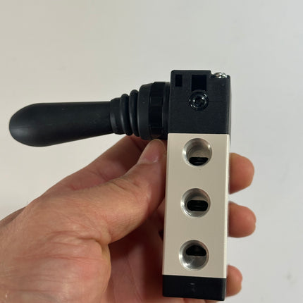 Airtac 4HA210-06: Hand Valve. Toggle Style - 4HA21006T