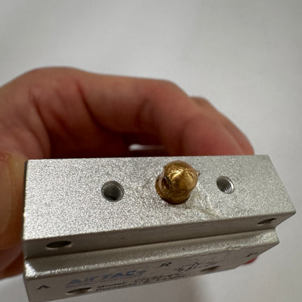 Airtac CM3B-06: Manual Valve. 3 Way - CM3B06T