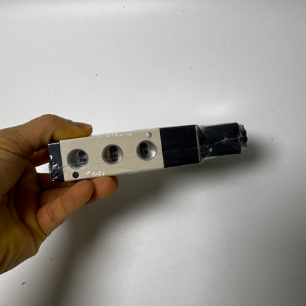 Airtac 4V310-08: Solenoid Air Valve - 4V31008BG