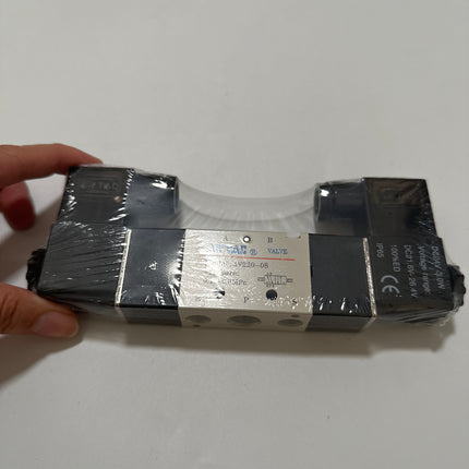 Airtac 4V220-08: Solenoid Air Valve - 4V22008B