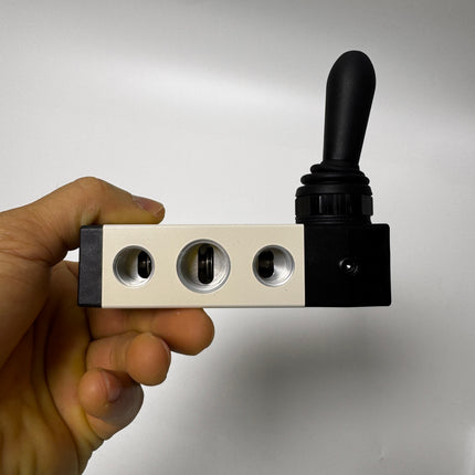 Airtac 4H310-10: Hand Valve. Toggle Style - 4H31010