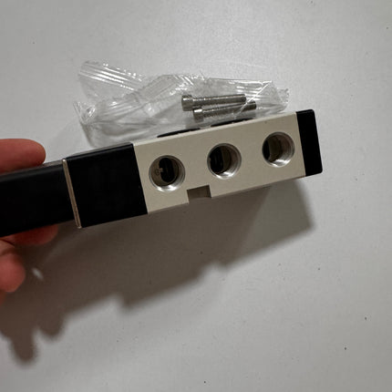 Airtac 4M310-08:  Solenoid valve(5/2 way NAMUR type) - 4M31008CG