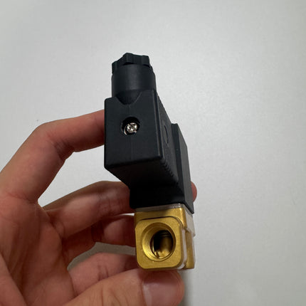 Airtac 2WT030-08: 2 Way Solenoid Valve - 2WT03008C