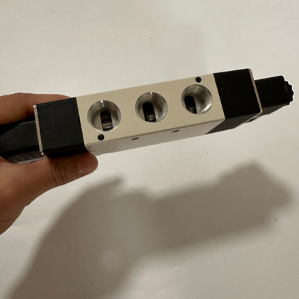 Airtac 4V420-15: Solenoid Air Valve - 4V42015B