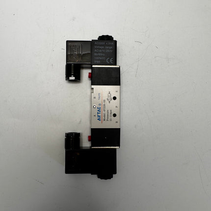 Airtac 4V220-08: Solenoid Air Valve - 4V22008AT