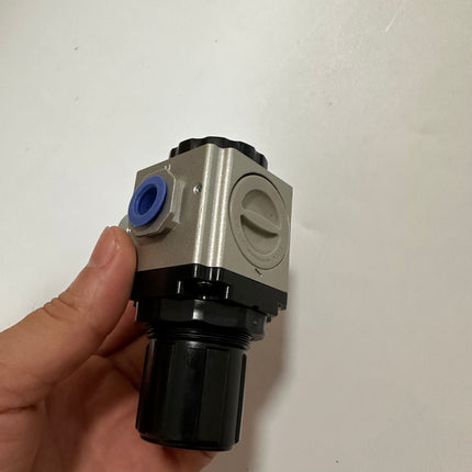 Airtac GAR200: Air Pressure Regulator - GAR20008SJT