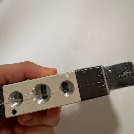 Airtac 4V310-10: Solenoid Air Valve - 4V31010BT