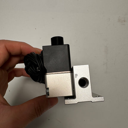 Airtac 3V2M-NC: Solenoid valve(3/2 way) - 3V2MNCBI-6FDT