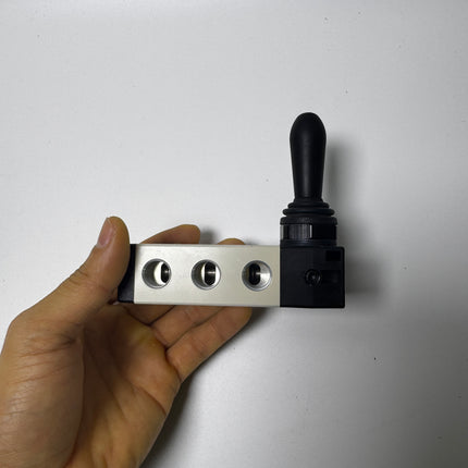 Airtac 4H330C-08: Hand Valve. Toggle Style - 4H330C08