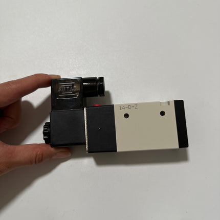 Airtac 3V310-08-NC : Solenoid valve(3/2 way) - 3V31008NCFT