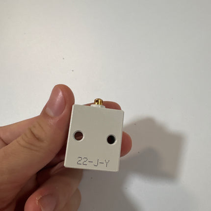 Airtac S3B-M5: Manual Valve. 3 Way - S3BM5