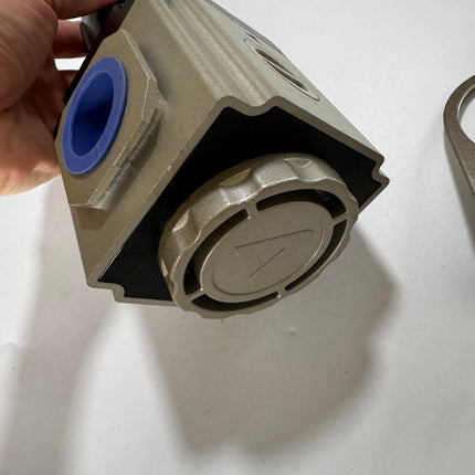 Airtac GAR600: Air Pressure Regulator - GAR60025S