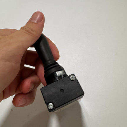 Airtac 4H230C-06: Hand Valve. Toggle Style - 4H230C06T