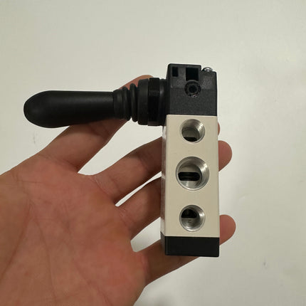 Airtac 4H210-08: Hand Valve. Toggle Style - 4H21008T