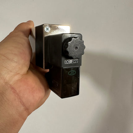 Airtac 4V420-15: Solenoid Air Valve - 4V42015B