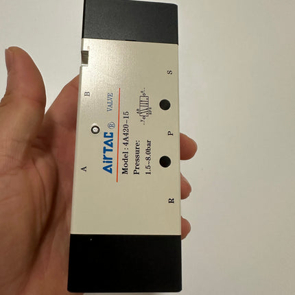 Airtac 4A420-15: Air Pilot Valve. 5 Way - 4A42015G