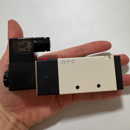 Airtac 4V310-08: Solenoid Air Valve - 4V31008B