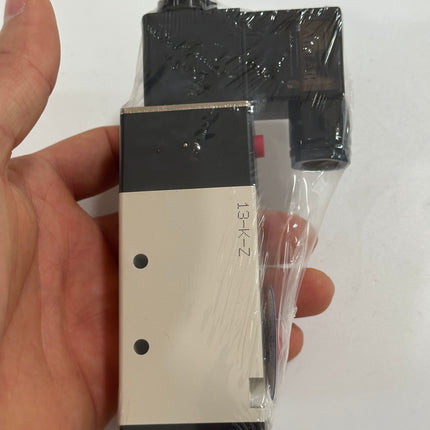 Airtac 4V310-08: Solenoid Air Valve - 4V31008CT
