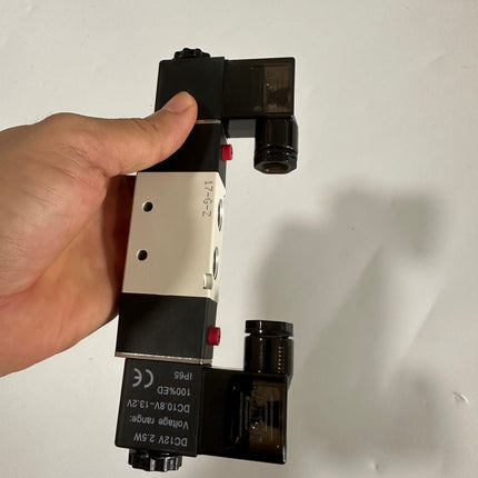 Airtac 4V220-08: Solenoid Air Valve - 4V22008FG