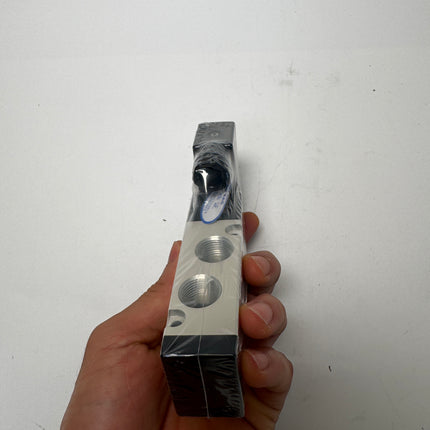 Airtac 4V310-10: Solenoid Air Valve - 4V31010A
