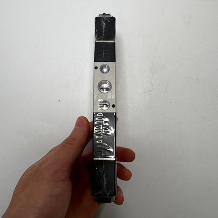 Airtac 4V230C-08: Solenoid Air Valve - 4V230C08A