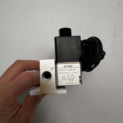 Airtac 3V2M-NC: Solenoid valve(3/2 way) - 3V2MNCBI-6FDT