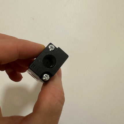 Airtac 3A110-06: Air Pilot Valve. 3 Way  - 3A11006NCT