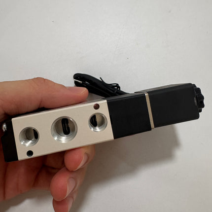 Airtac 4V210-08: Solenoid Air Valve - 4V21008CI