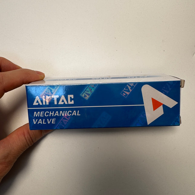 Airtac M3PL110-06: Manual Valve. 3 Way - M3PL11006T