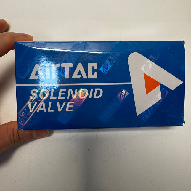 Airtac 4V310-08: Solenoid Air Valve - 4V31008BT