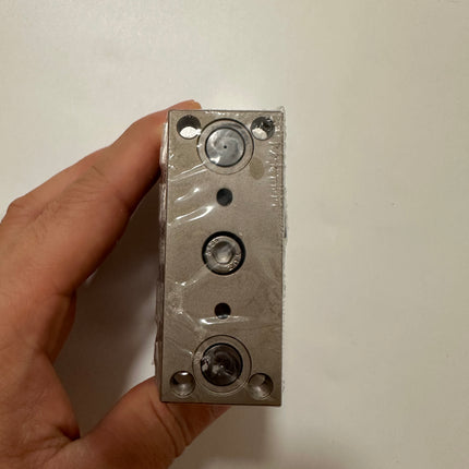 Airtac TCM: Triaxial Cylinder,Double Acting Type- TCM16X30S
