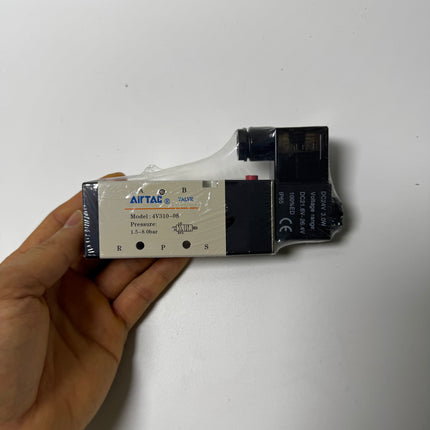 Airtac 4V310-08: Solenoid Air Valve - 4V31008BG