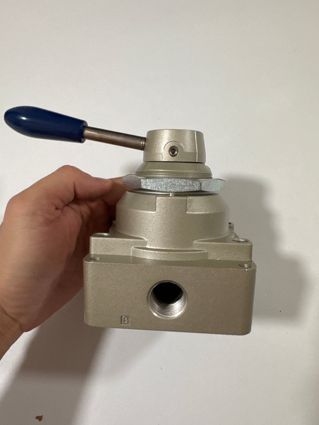 Airtac 4HV430-15: Hand Valve. Rotary Style - 4HV43015S