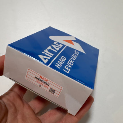 Airtac 4H230E-06: Hand Valve. Toggle Style - 4H230E06G