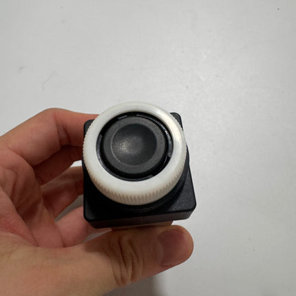 Airtac CM3PF-08: Manual Valve. 3 Way - CM3PF08BG