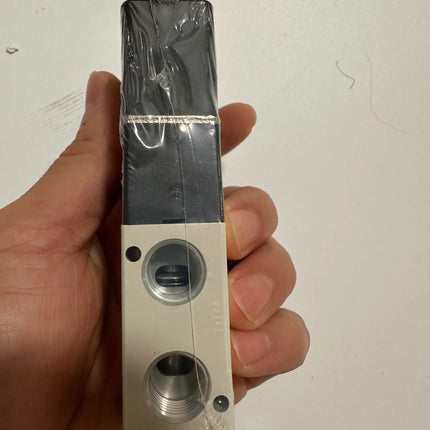 Airtac 3V210-08-NC: Solenoid valve(3/2 way) - 3V21008NCA