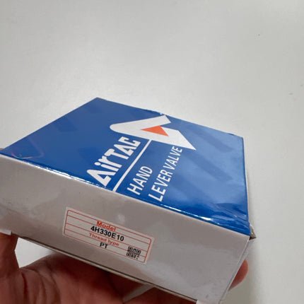 Airtac 4H330E-10: Hand Valve. Toggle Style - 4H330E10