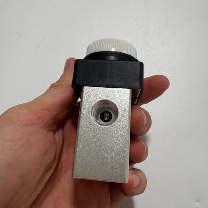 Airtac CM3PF-08: Manual Valve. 3 Way - CM3PF08BG