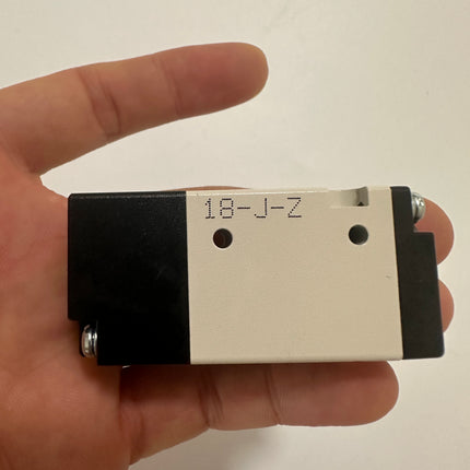 Airtac 3A110-06: Air Pilot Valve. 3 Way  - 3A11006NCT