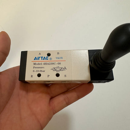 Airtac 4HA230C-08: Hand Valve. Toggle Style - 4HA230C08G