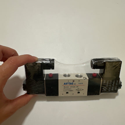 Airtac 4V220-08: Solenoid Air Valve - 4V22008B