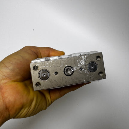 Airtac  TCL,TCM Series: Compound Type Three Axis Cylinder  - TCMJ20X60-20S