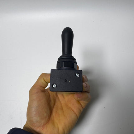 Airtac 4H330C-08: Hand Valve. Toggle Style - 4H330C08