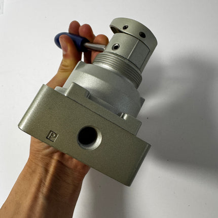 Airtac 4HV230-08: Hand Valve. Rotary Style - 4HV31008LT