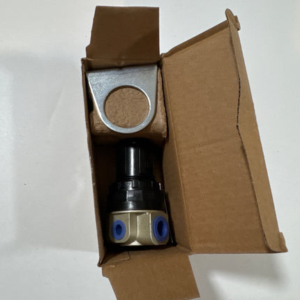 Airtac SDR200-08: Air Pressure Regulator  - SDR20008L2T