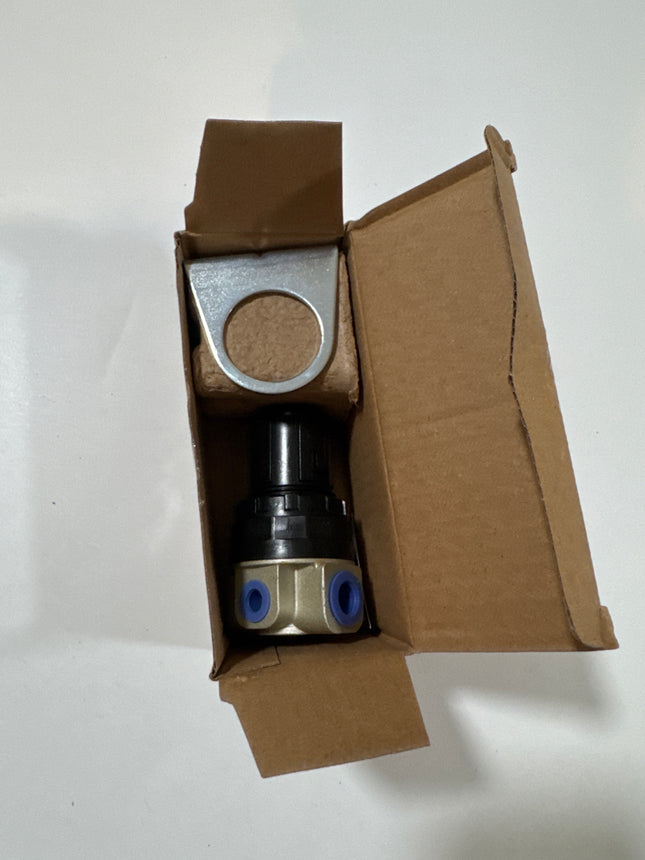 Airtac SDR200-08: Air Pressure Regulator  - SDR20008L2T