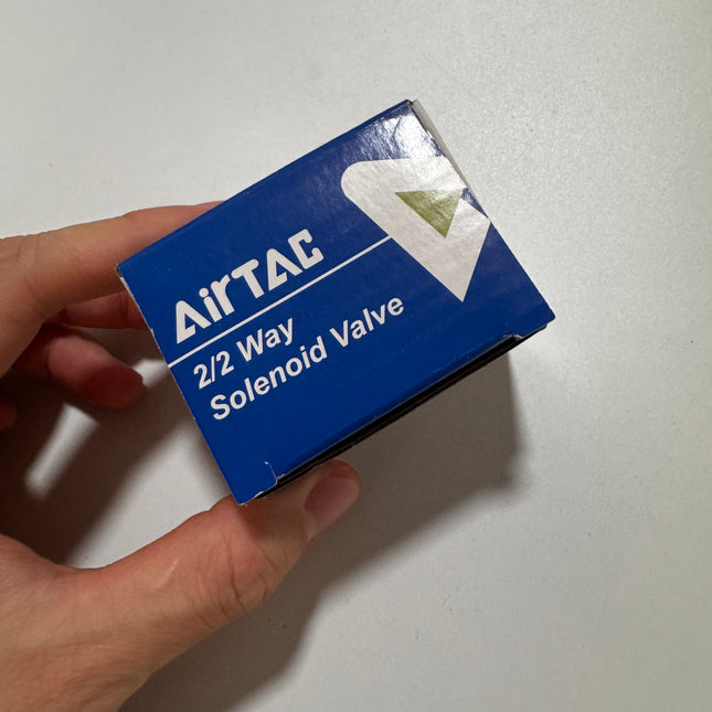 Airtac 2P0250-08: 2 Way Solenoid Valve. Plastic - 2P02508EIG
