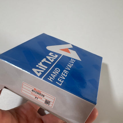 Airtac 4H330E-08: Hand Valve. Toggle Style - 4H330E08
