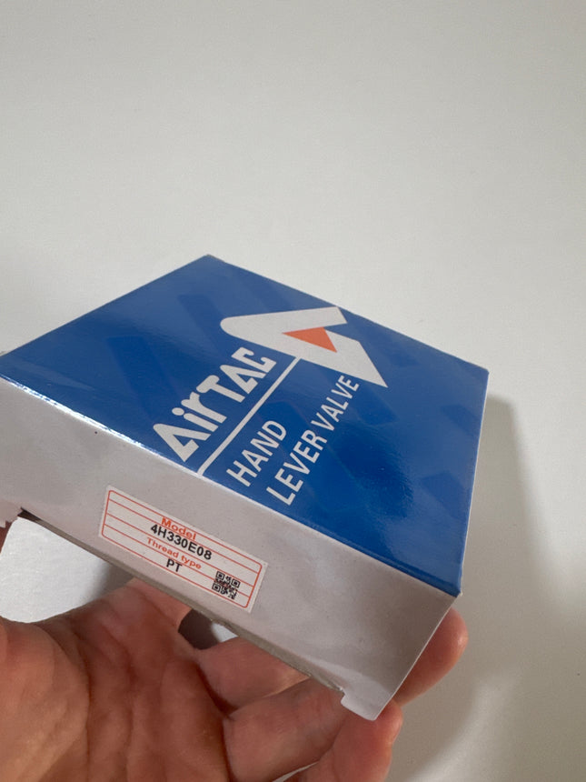 Airtac 4H330E-08: Hand Valve. Toggle Style - 4H330E08